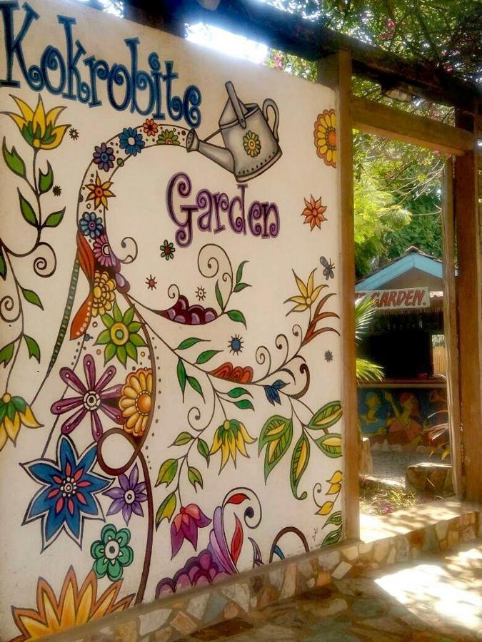 Kokrobite Gardens Restaurant And Guest House ภายนอก รูปภาพ