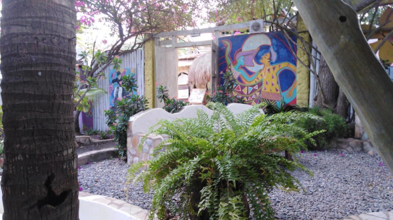 Kokrobite Gardens Restaurant And Guest House ภายนอก รูปภาพ