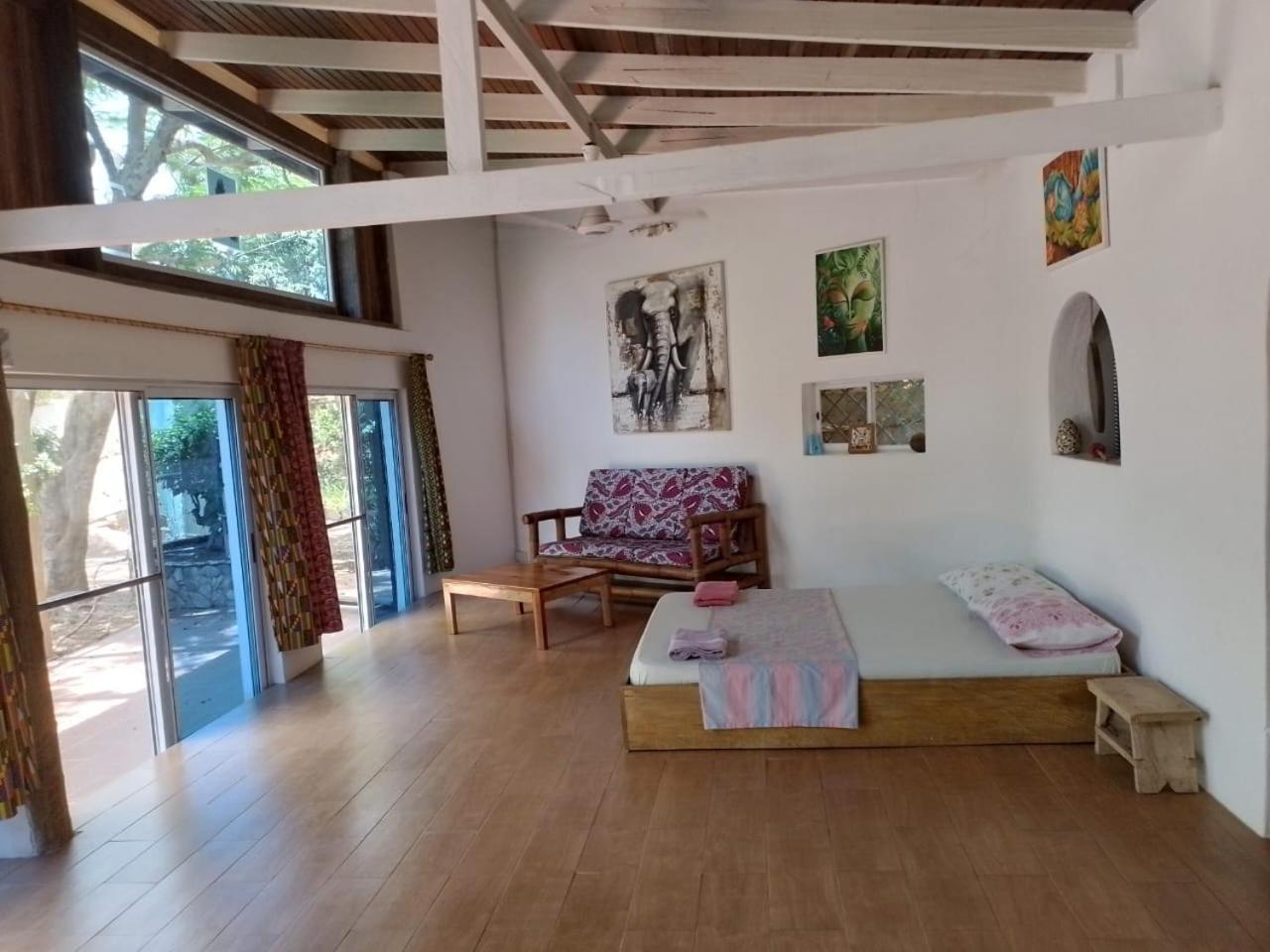 Kokrobite Gardens Restaurant And Guest House ภายนอก รูปภาพ