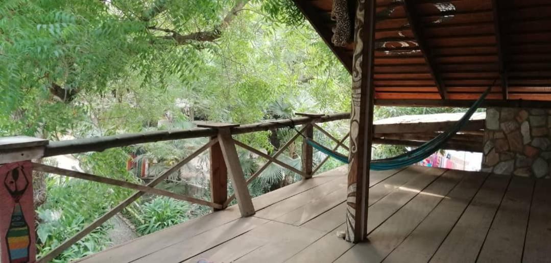 Kokrobite Gardens Restaurant And Guest House ภายนอก รูปภาพ